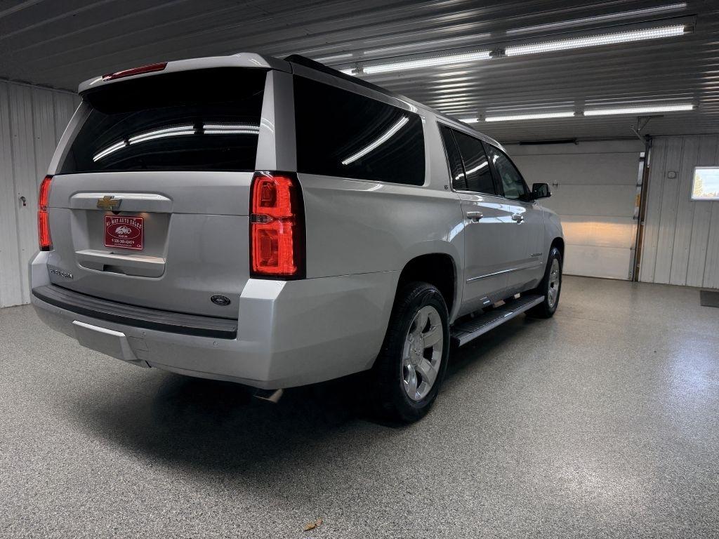 Chevrolet Suburban photo 6