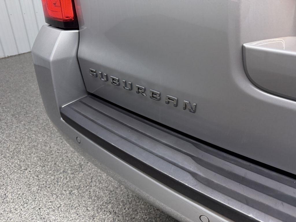 Chevrolet Suburban photo 8