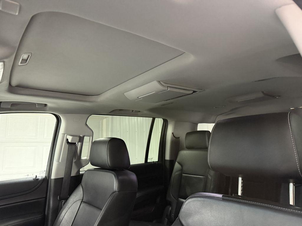 Chevrolet Suburban photo 13