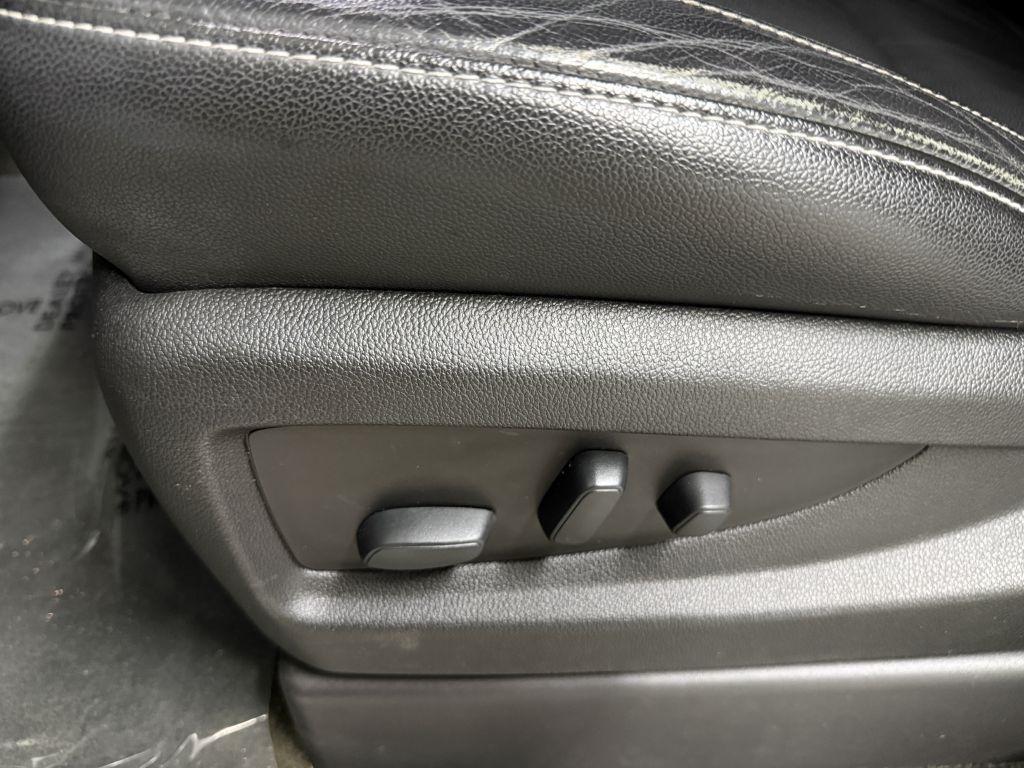 Chevrolet Suburban photo 15