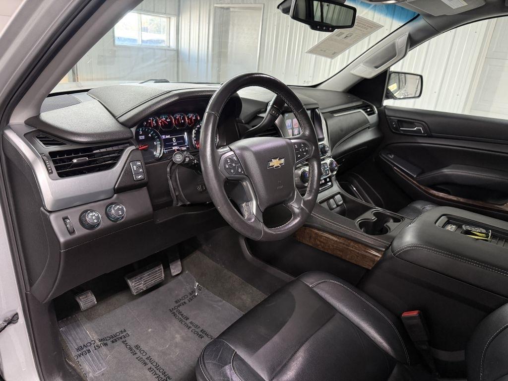 Chevrolet Suburban photo 16