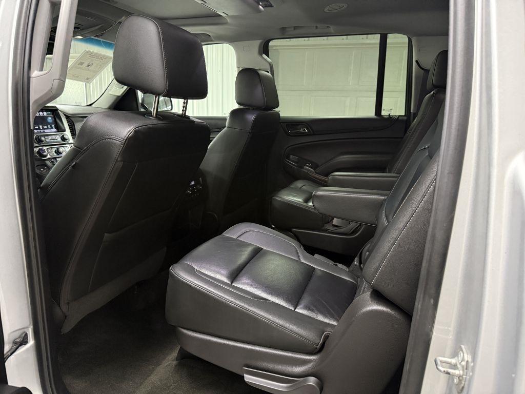 Chevrolet Suburban photo 29