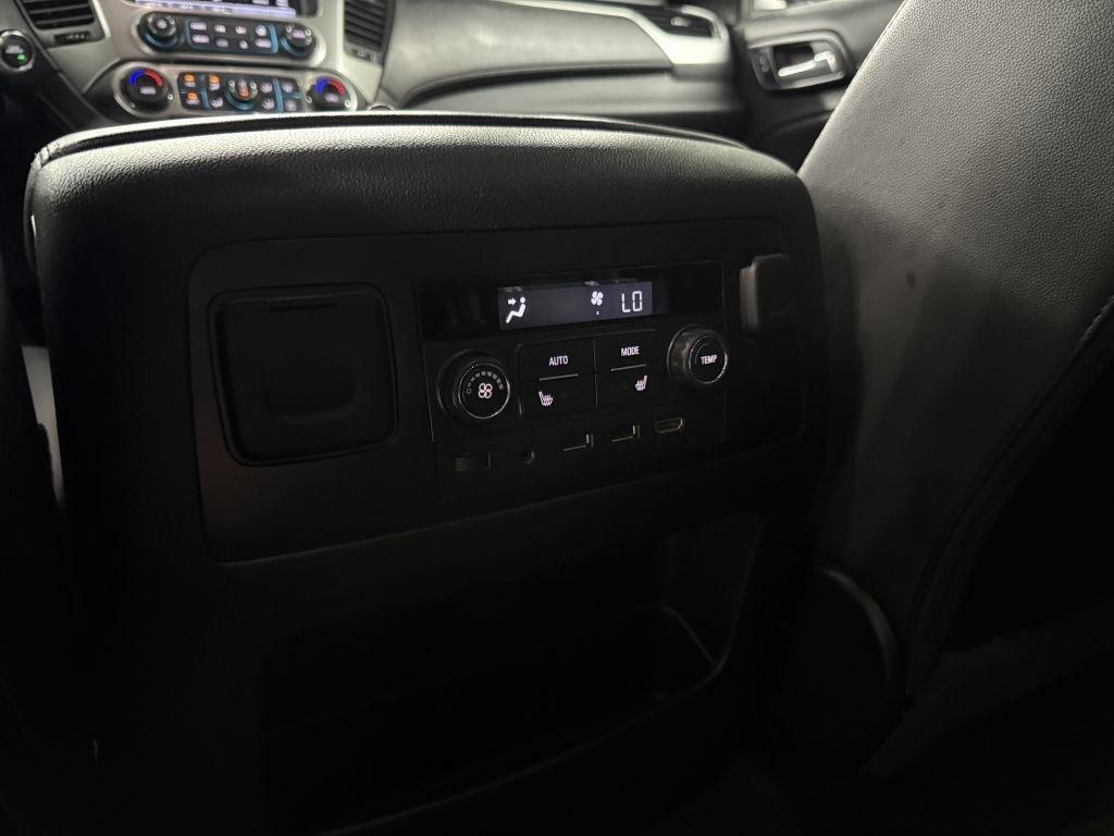 Chevrolet Suburban photo 30