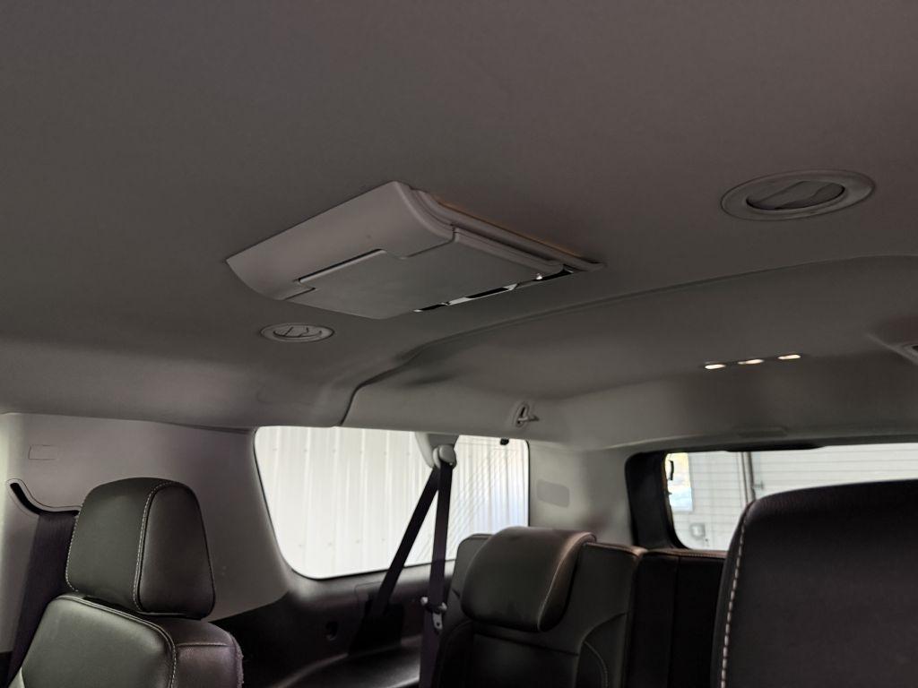 Chevrolet Suburban photo 32