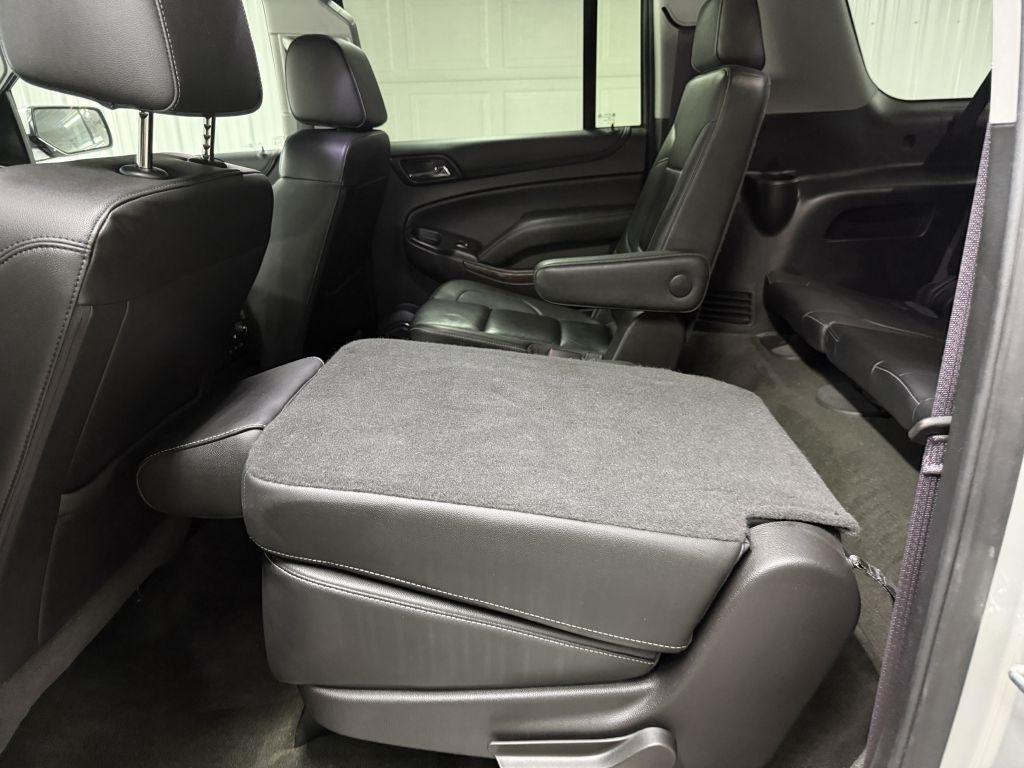 Chevrolet Suburban photo 34
