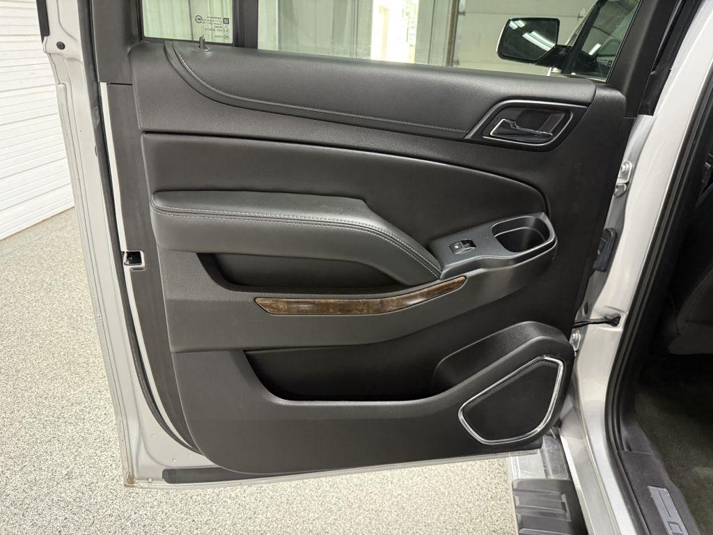 Chevrolet Suburban photo 35