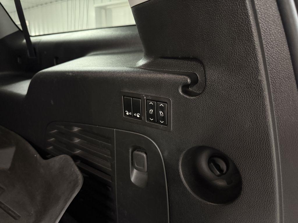 Chevrolet Suburban photo 37