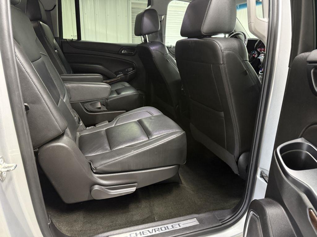 Chevrolet Suburban photo 38