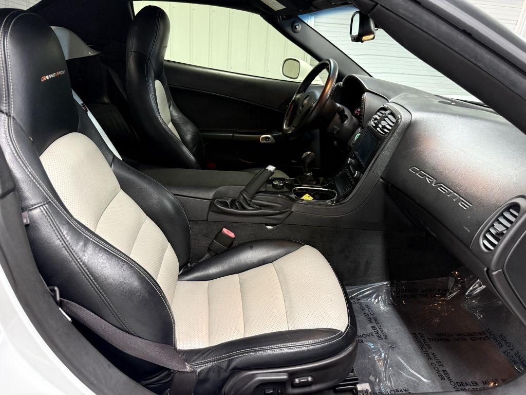 Chevrolet Corvette photo 34