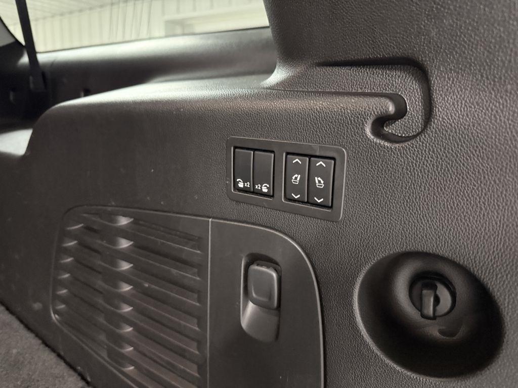 GMC Yukon XL photo 36