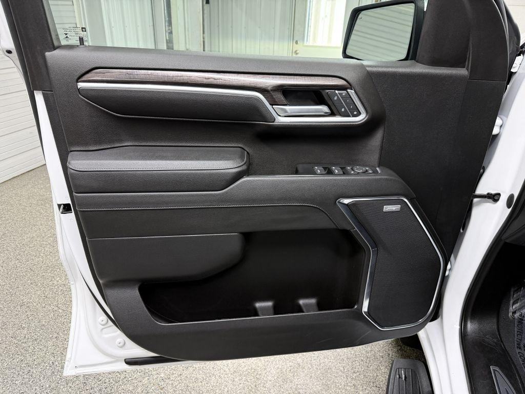 Chevrolet Silverado photo 26