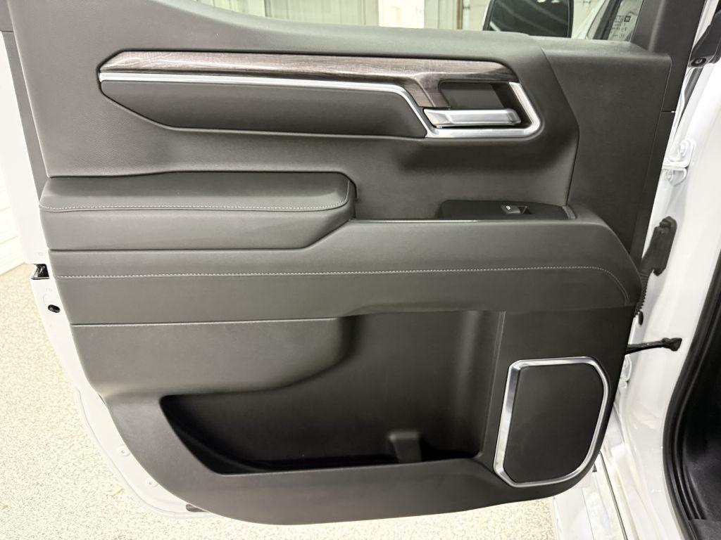 Chevrolet Silverado photo 31