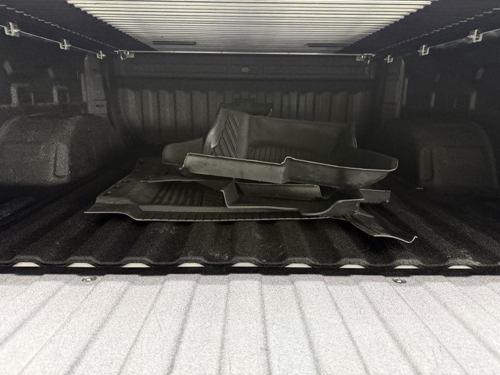 Chevrolet Silverado photo 32