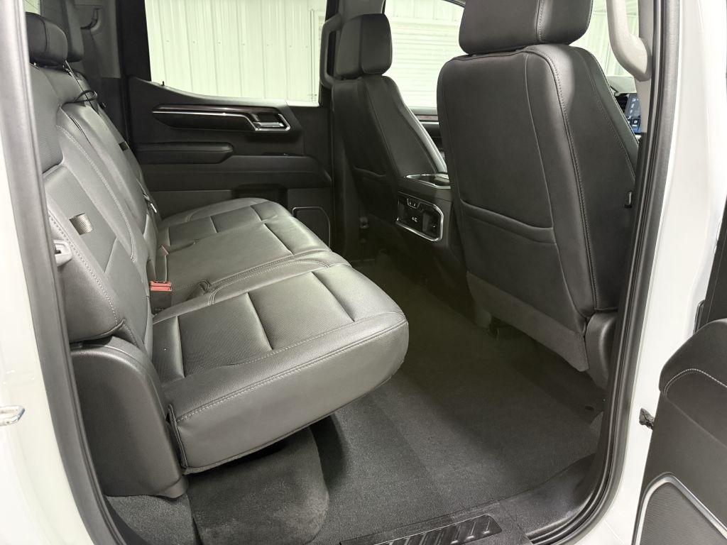 Chevrolet Silverado photo 33