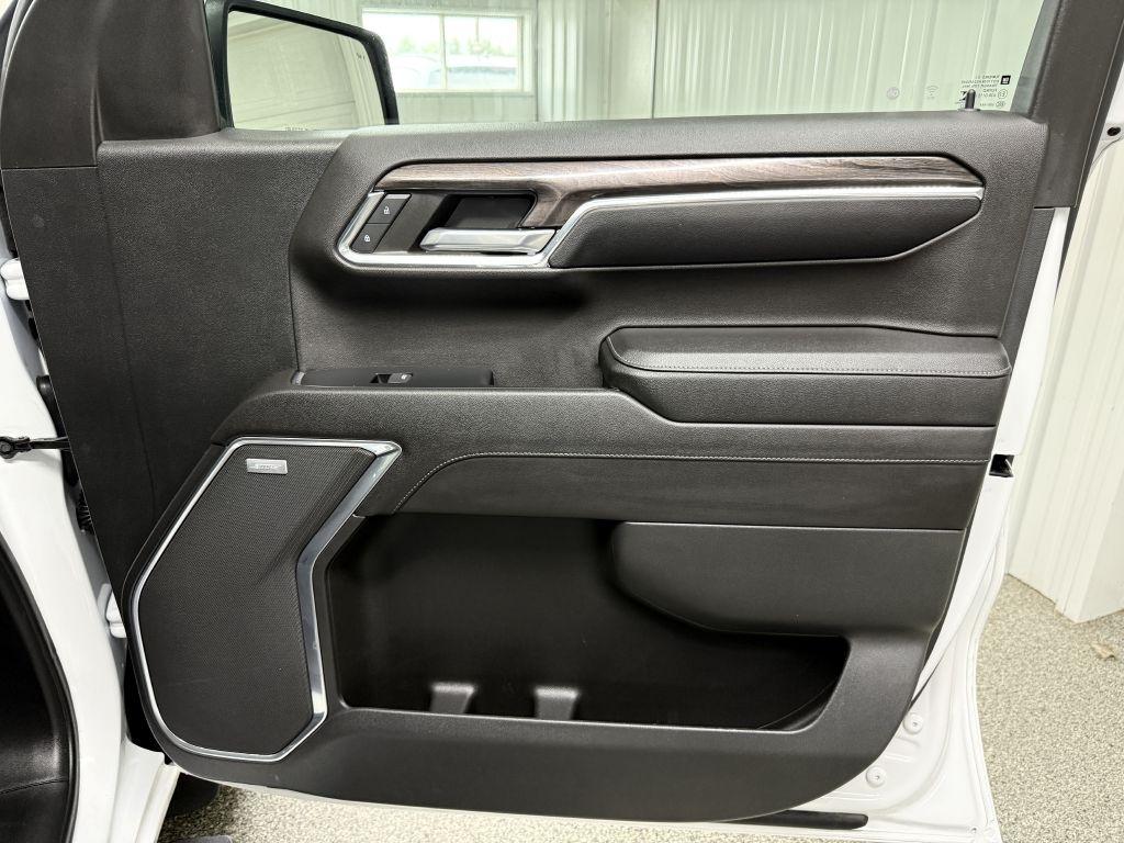 Chevrolet Silverado photo 38