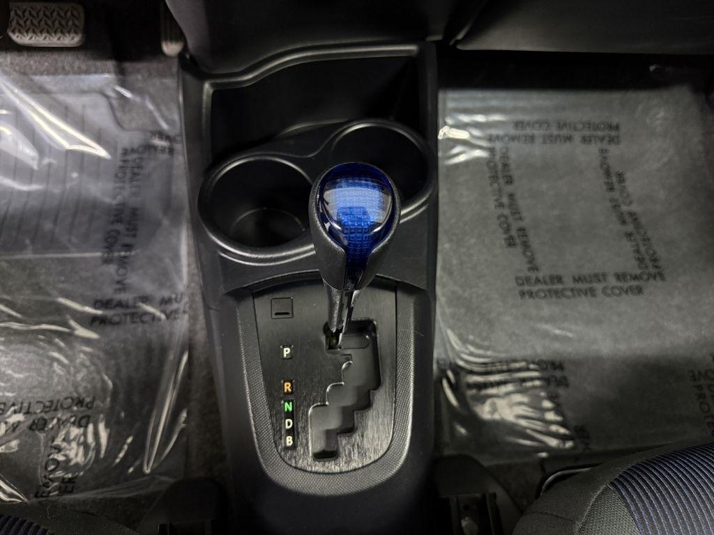 Toyota Prius C photo 17