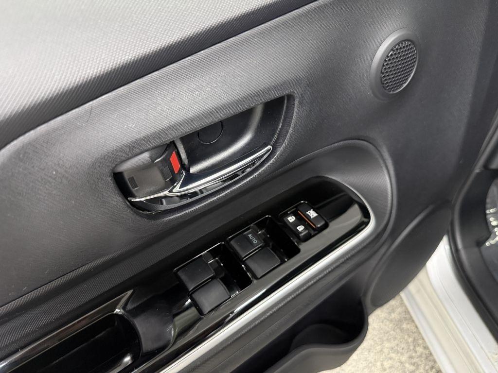 Toyota Prius C photo 20