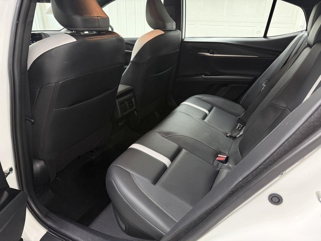 Toyota Camry photo 26