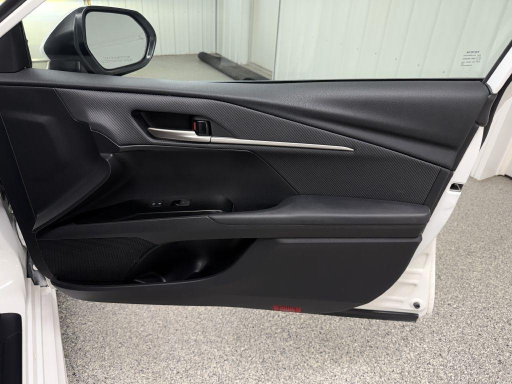 Toyota Camry photo 33