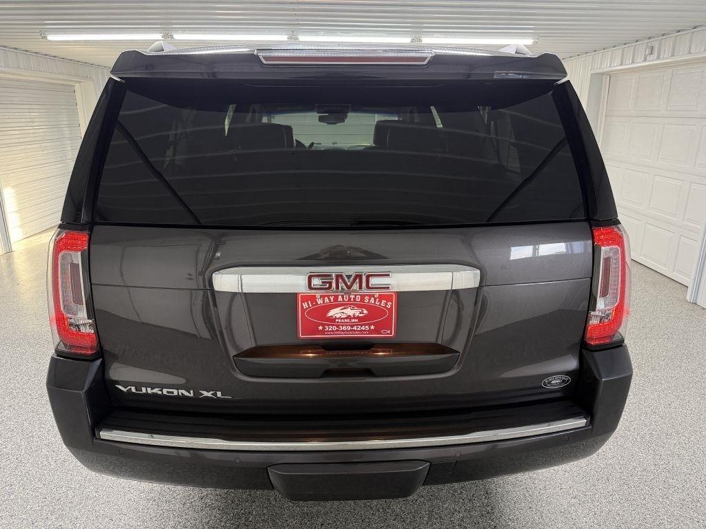 GMC Yukon XL photo 5