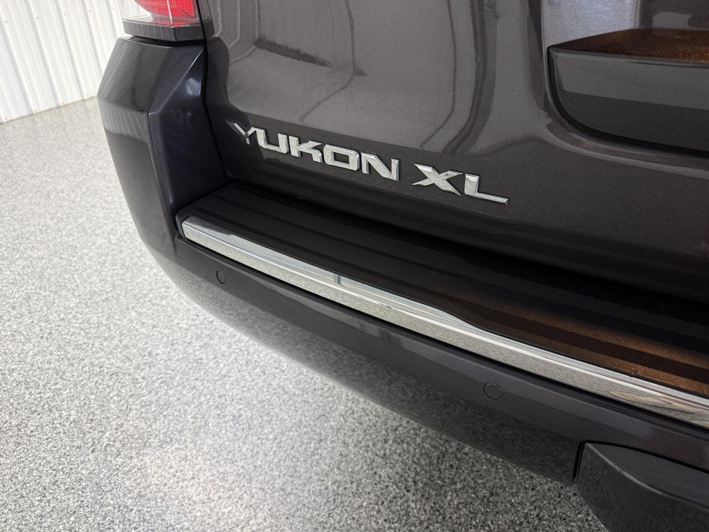 GMC Yukon XL photo 7