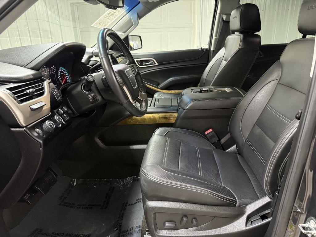 GMC Yukon XL photo 12