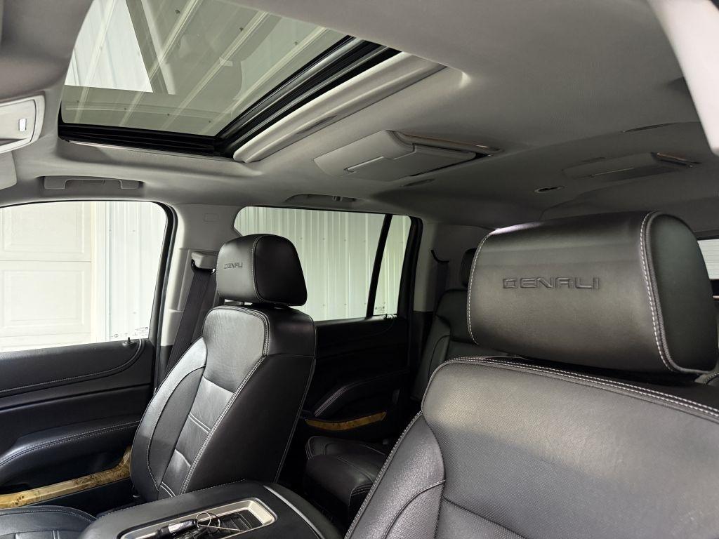 GMC Yukon XL photo 13