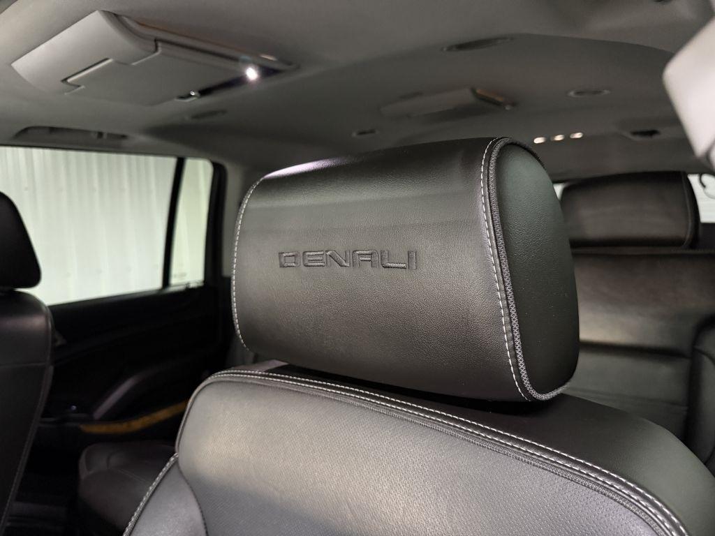 GMC Yukon XL photo 14
