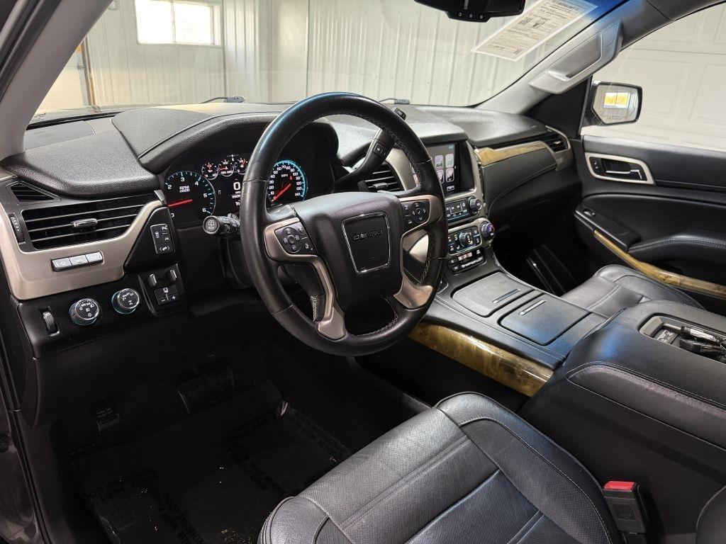 GMC Yukon XL photo 17