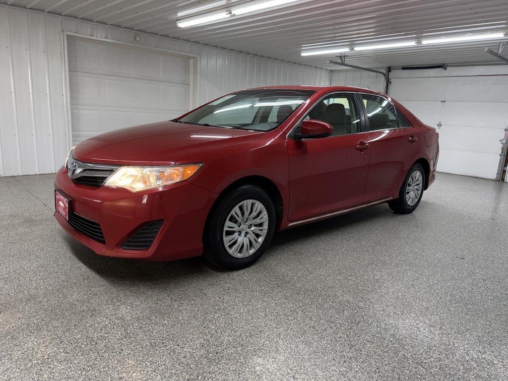 Toyota Camry photo 3