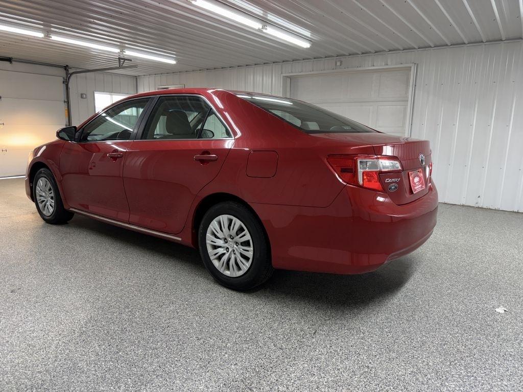 Toyota Camry photo 4