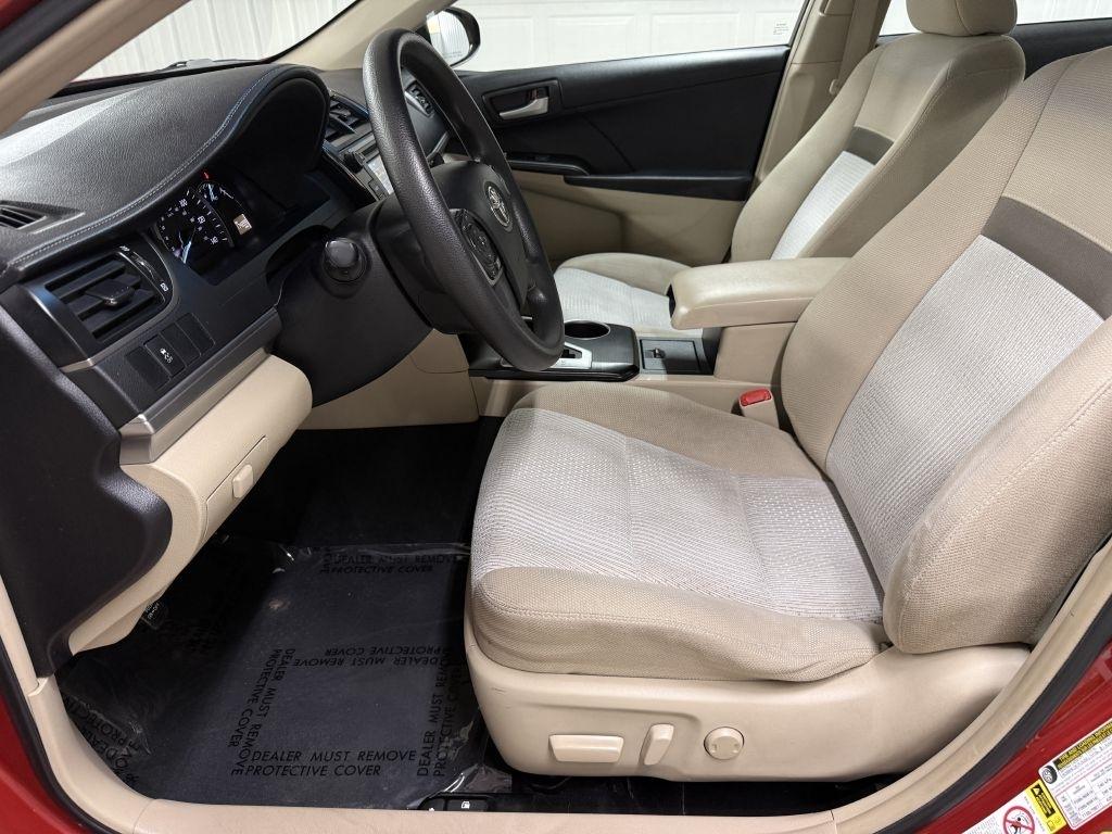 Toyota Camry photo 11