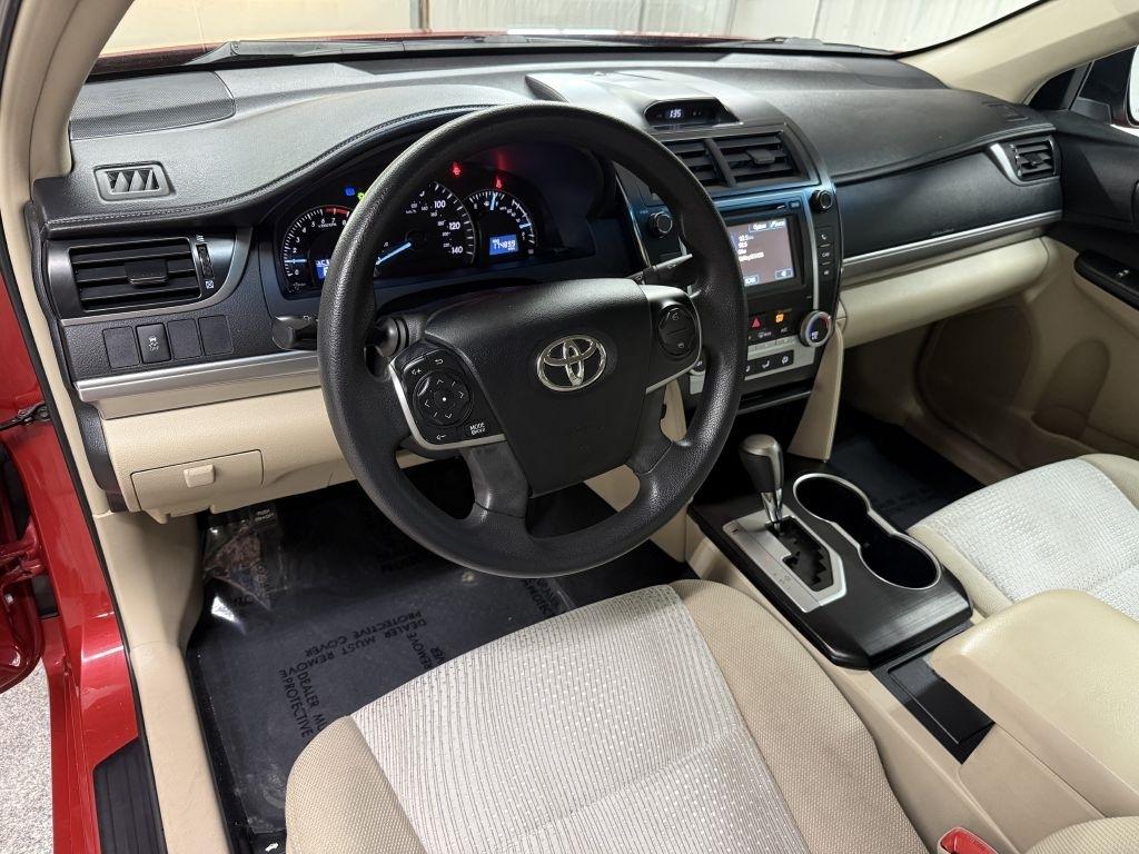 Toyota Camry photo 14