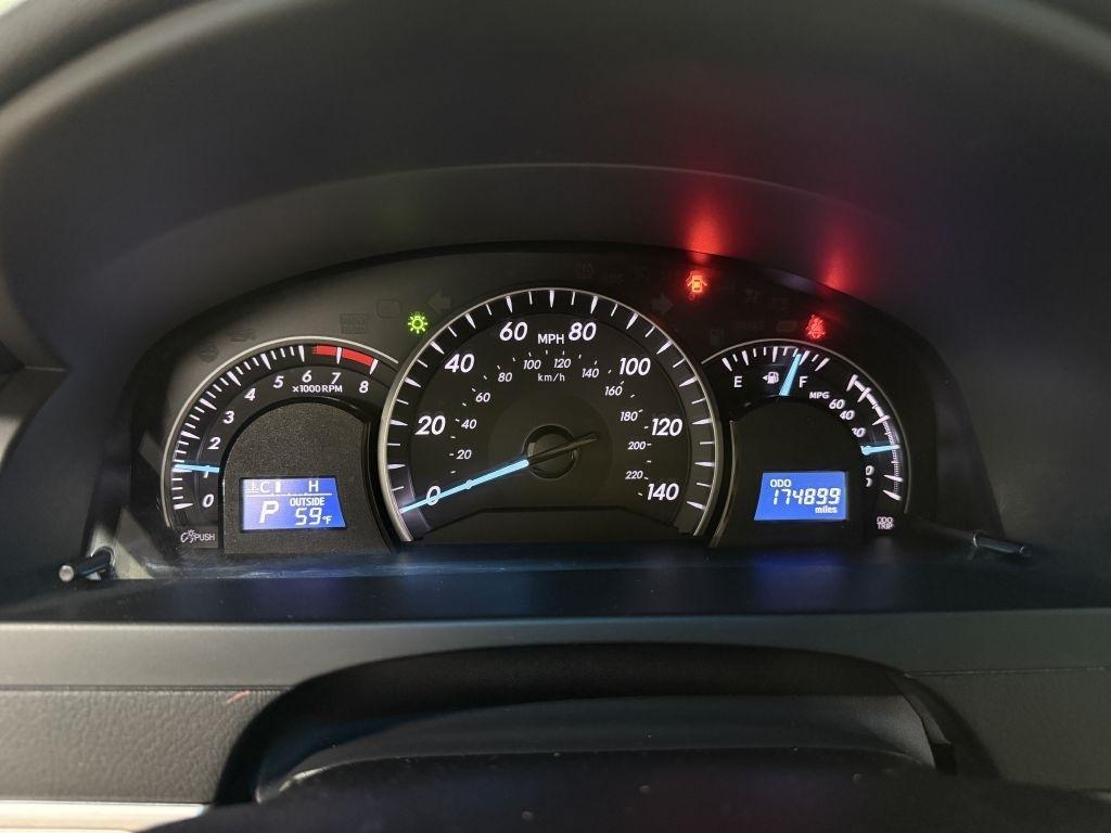 Toyota Camry photo 16