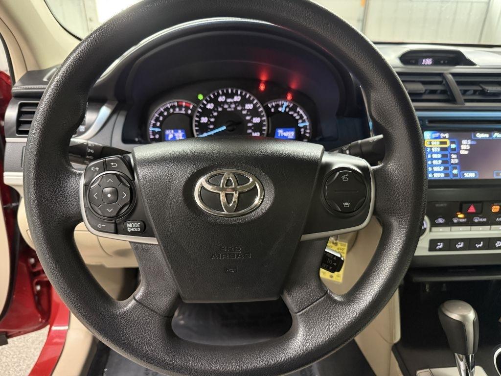 Toyota Camry photo 17
