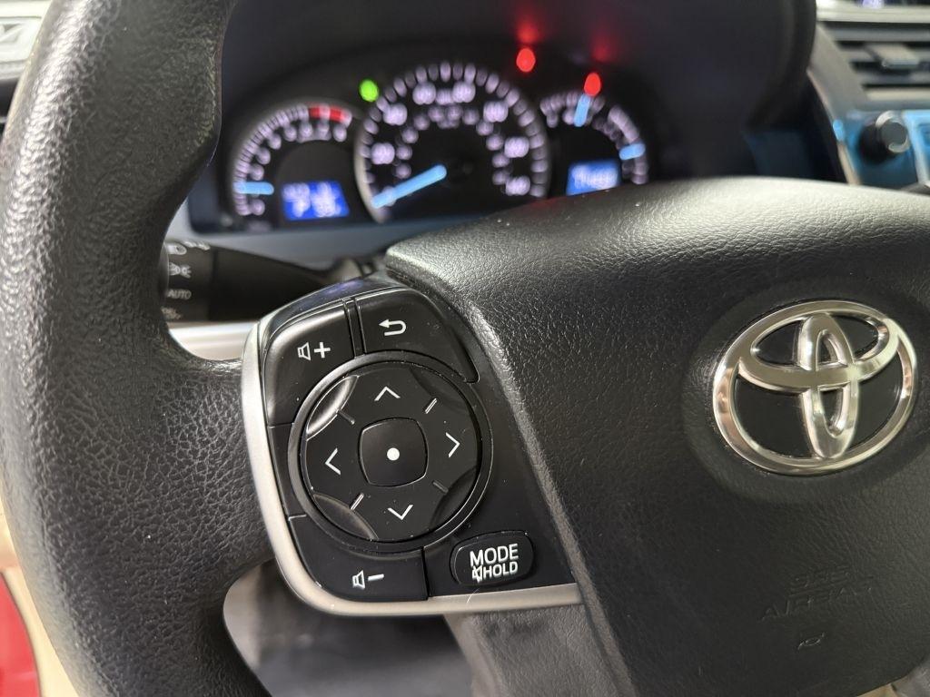Toyota Camry photo 18