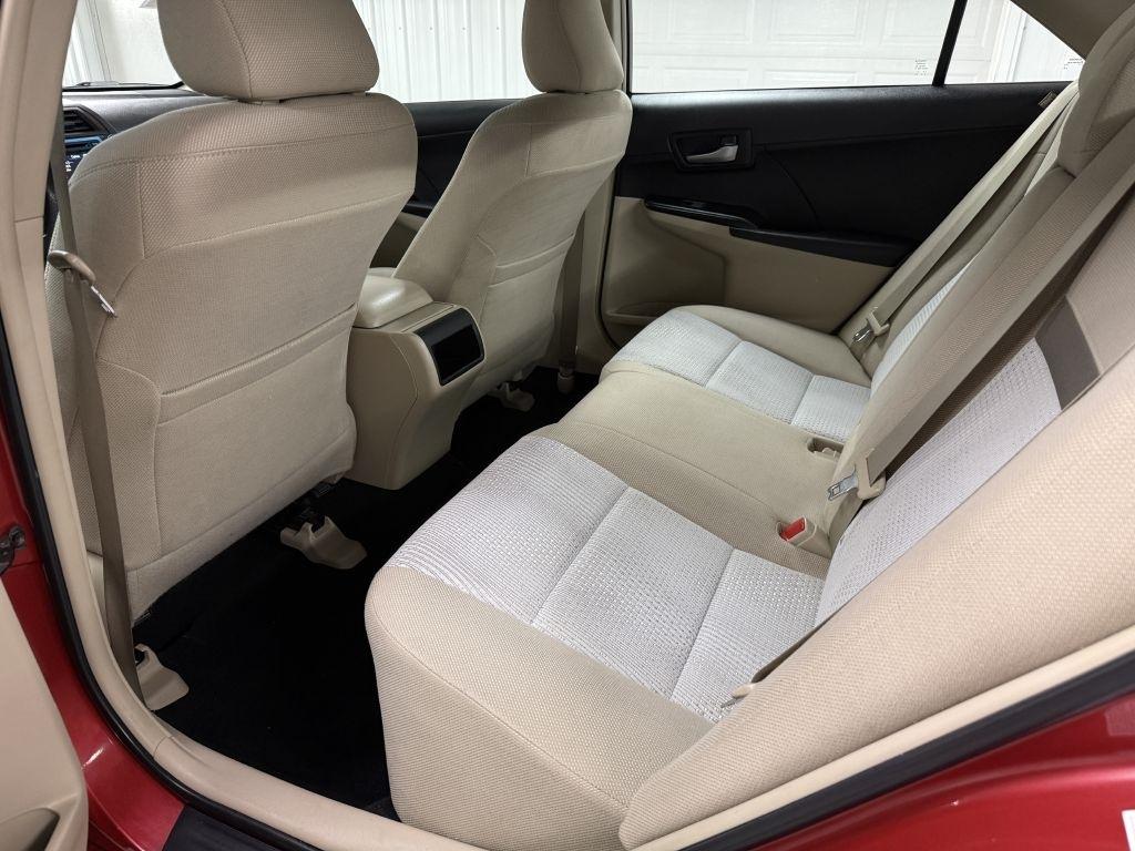Toyota Camry photo 25