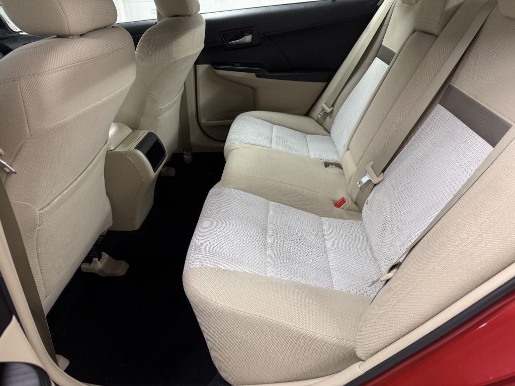 Toyota Camry photo 26