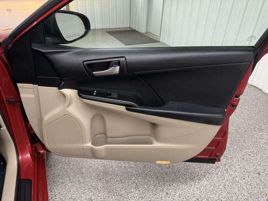 Toyota Camry photo 36