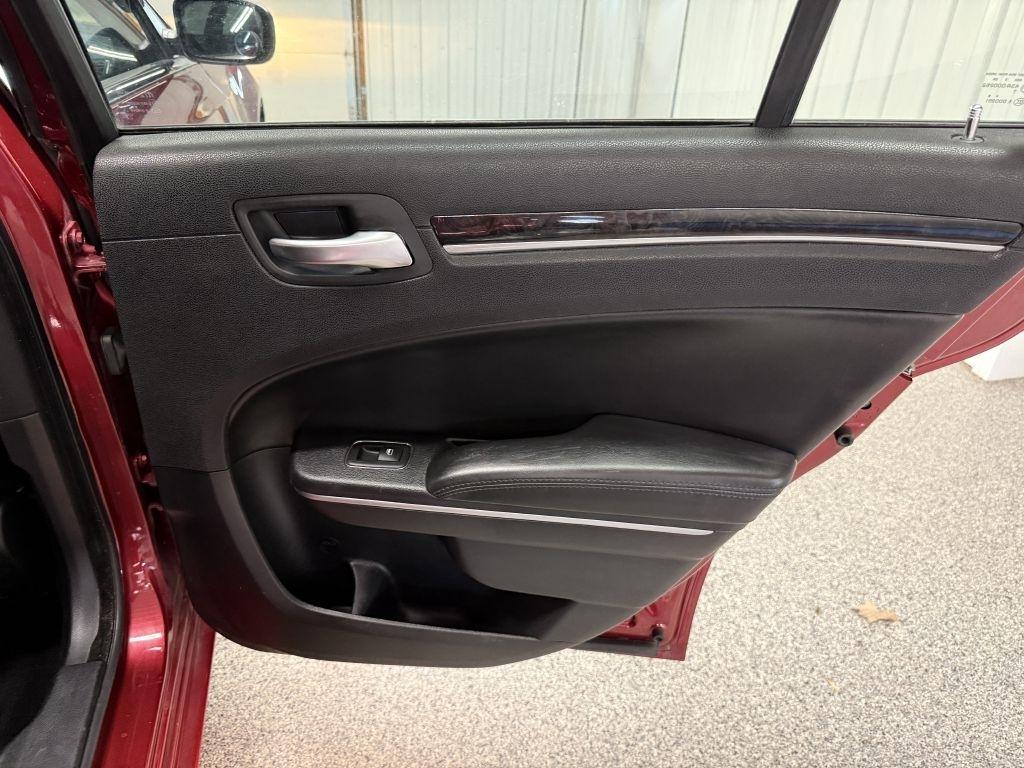 Chrysler 300 photo 28