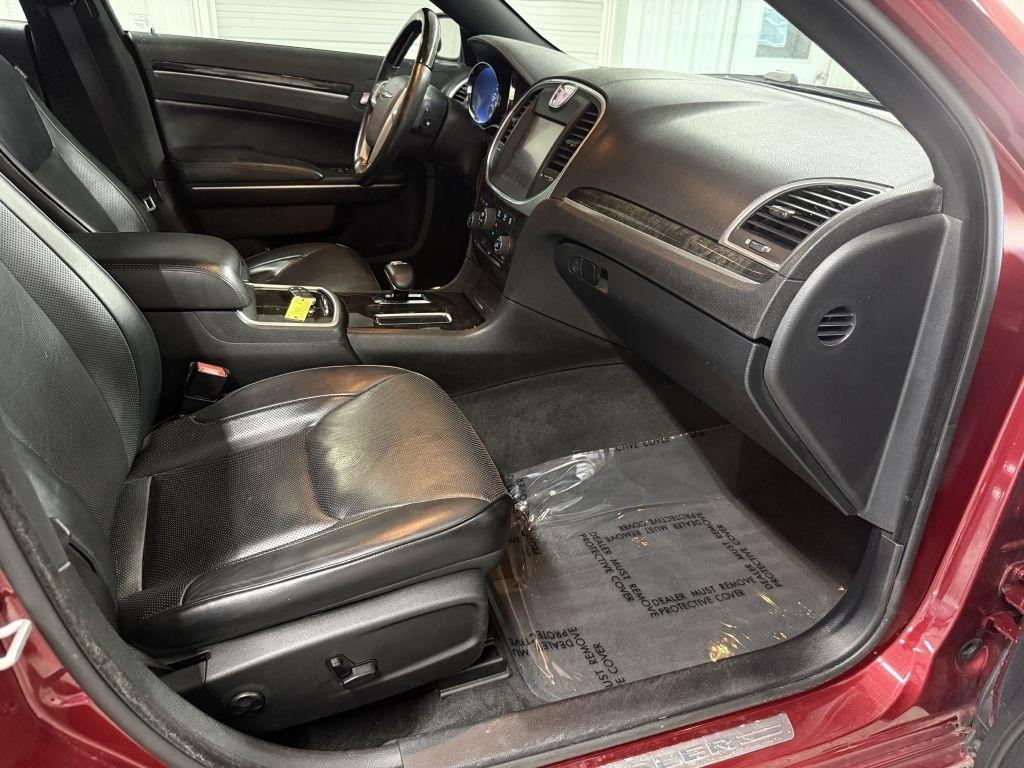 Chrysler 300 photo 29