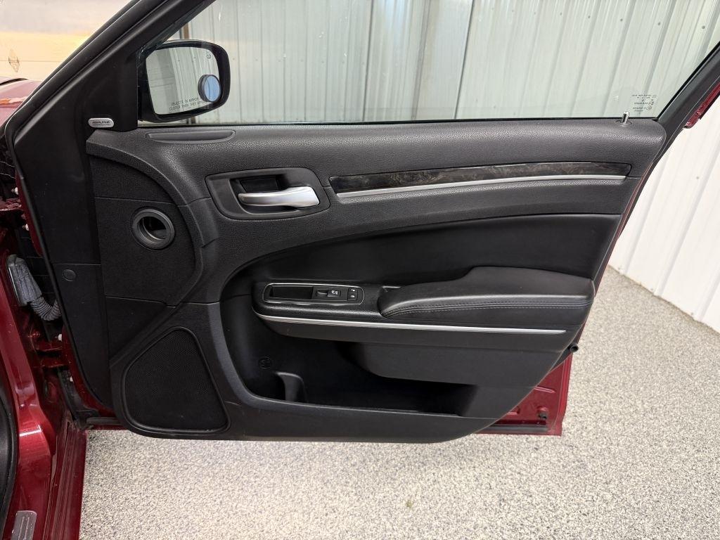 Chrysler 300 photo 32