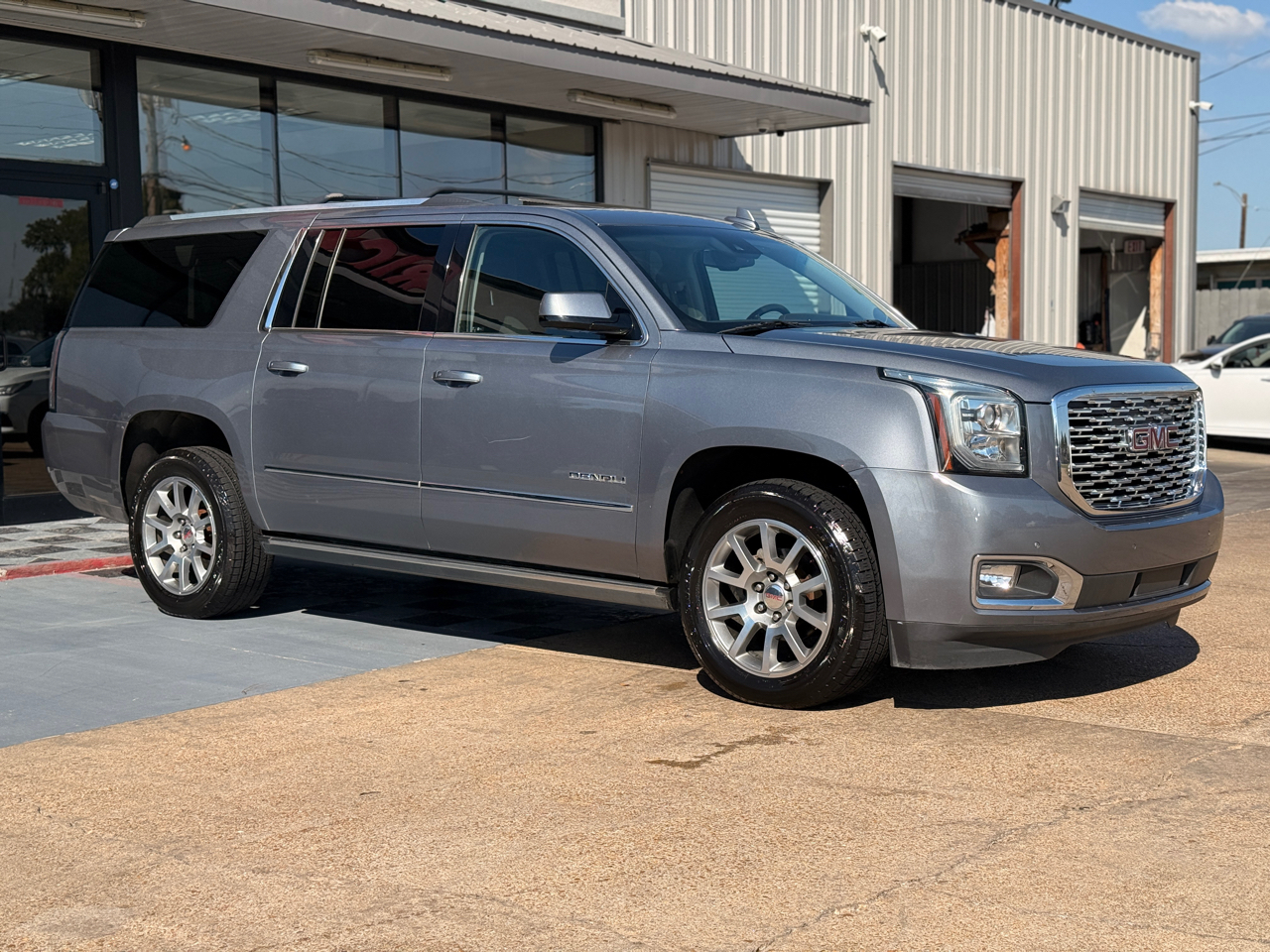 GMC Yukon XL Denali 4WD 2019 GMC Yukon XL Denali 4WD 2019
