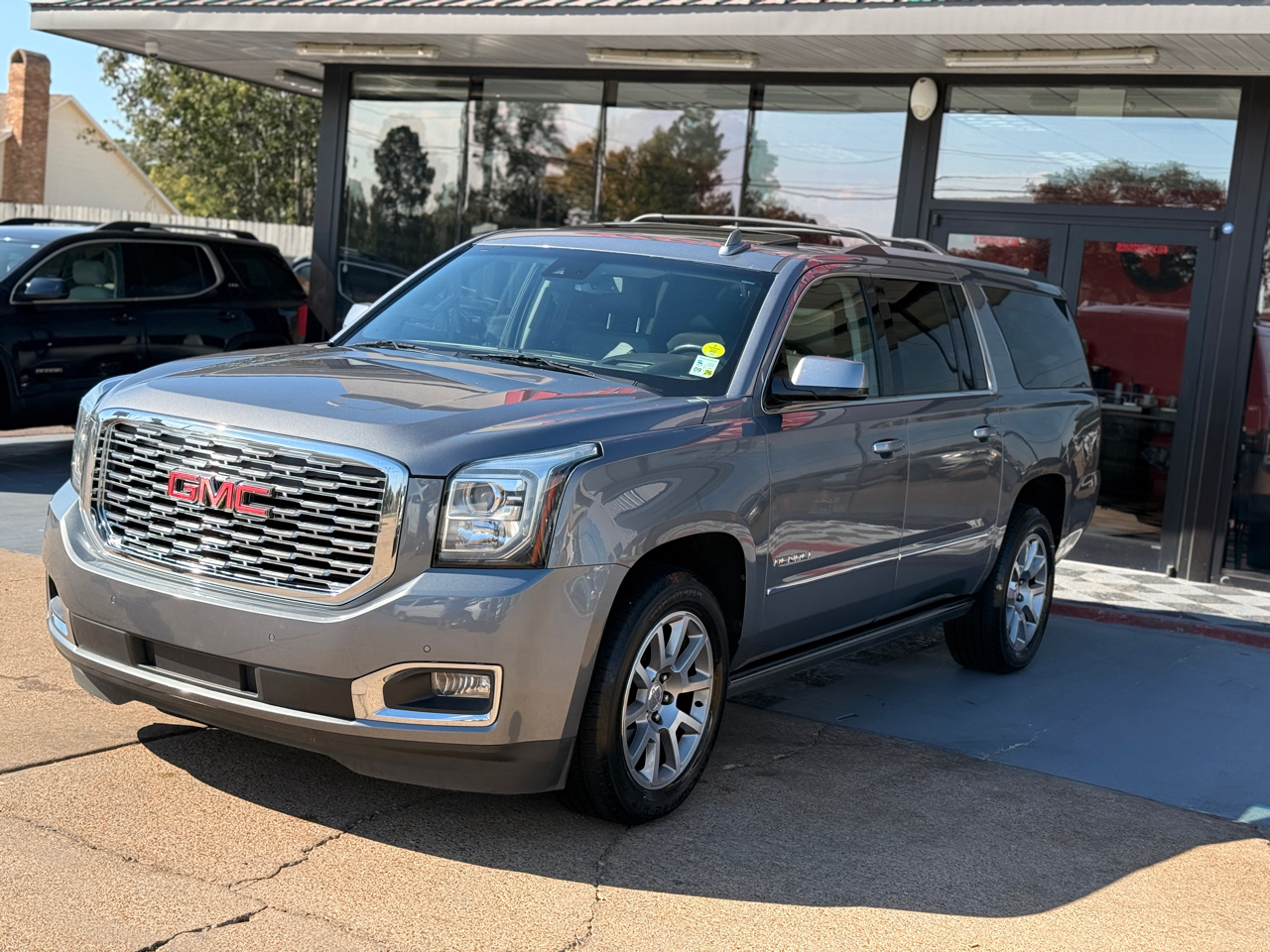 GMC Yukon XL Denali 4WD 2019 GMC Yukon XL Denali 4WD 2019