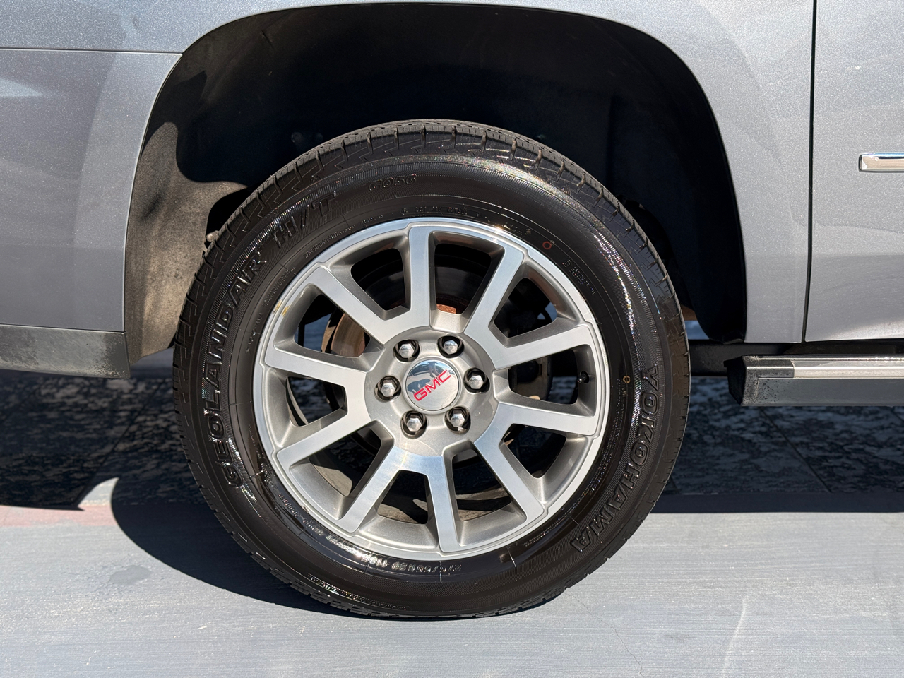 GMC Yukon XL Denali 4WD 2019 GMC Yukon XL Denali 4WD 2019