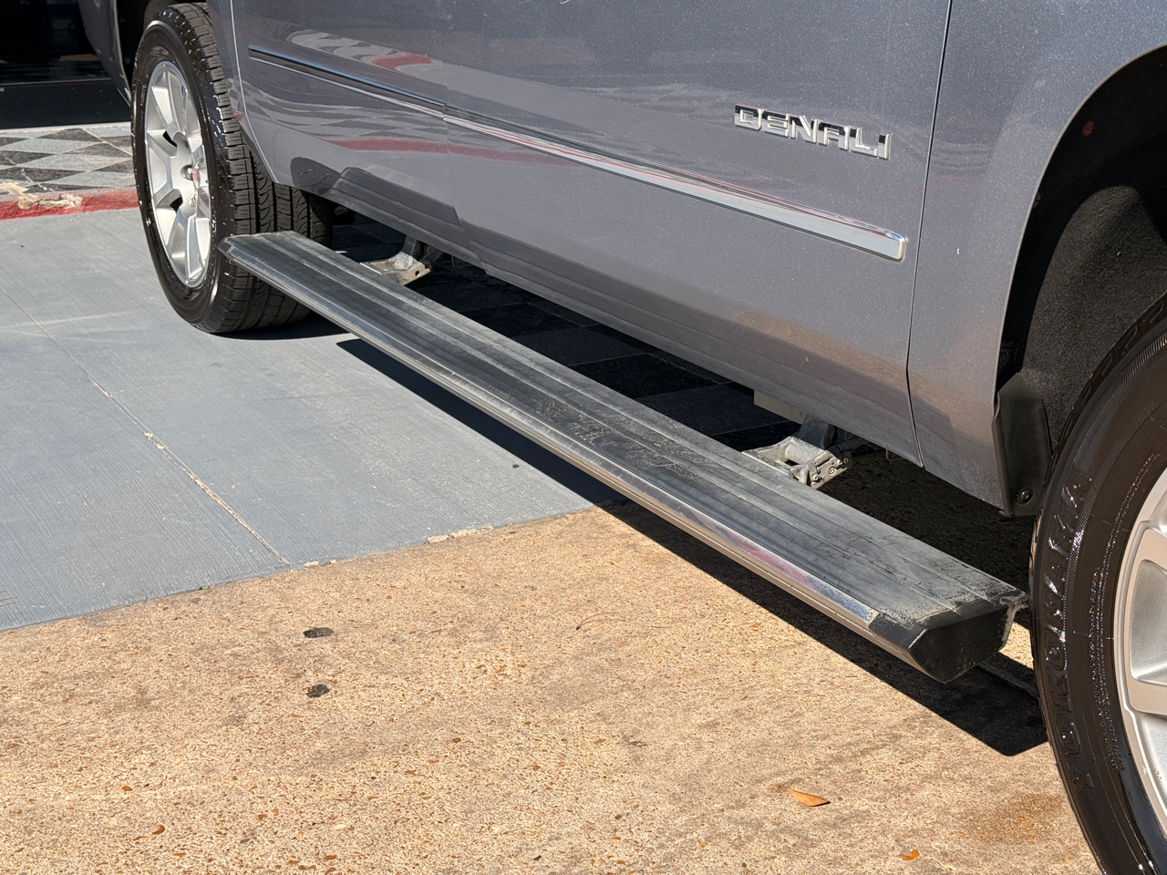 GMC Yukon XL Denali 4WD 2019 GMC Yukon XL Denali 4WD 2019