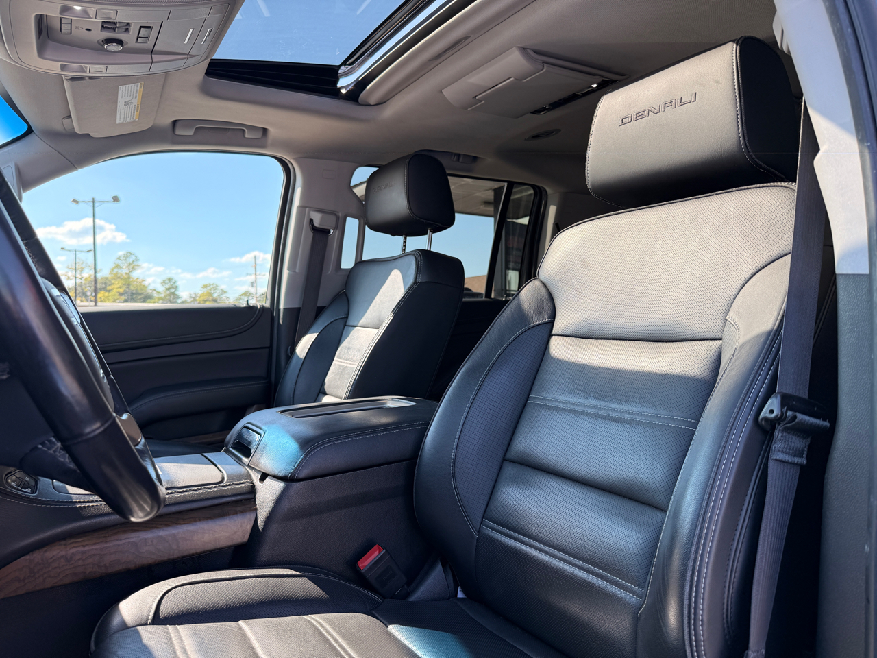 GMC Yukon XL Denali 4WD 2019 GMC Yukon XL Denali 4WD 2019