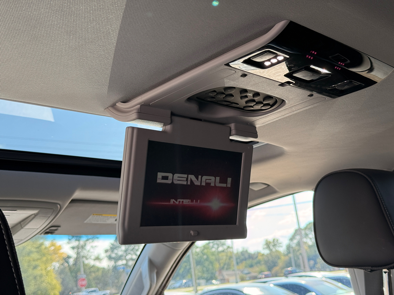 GMC Yukon XL Denali 4WD 2019 GMC Yukon XL Denali 4WD 2019