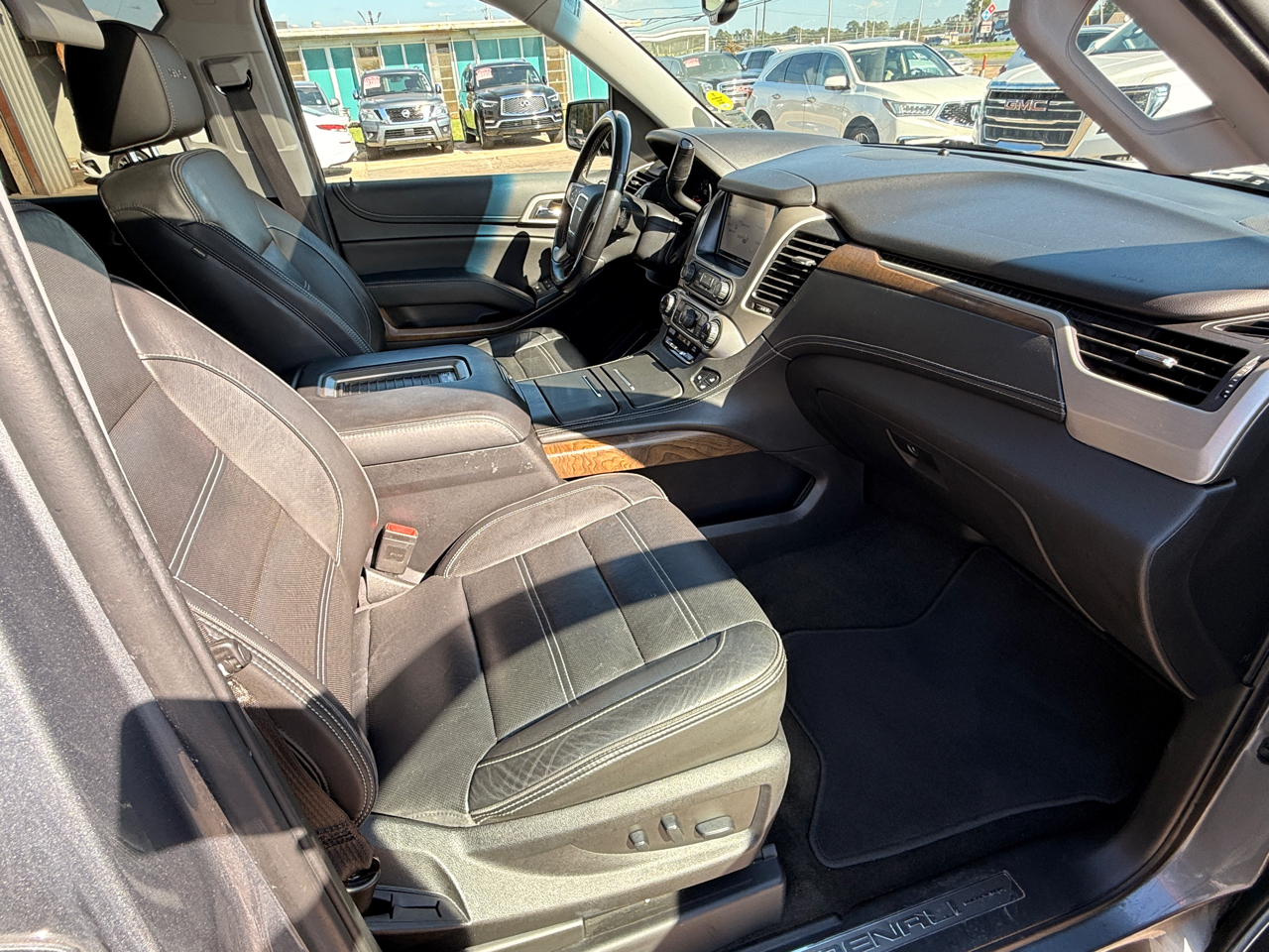 GMC Yukon XL Denali 4WD 2019 GMC Yukon XL Denali 4WD 2019