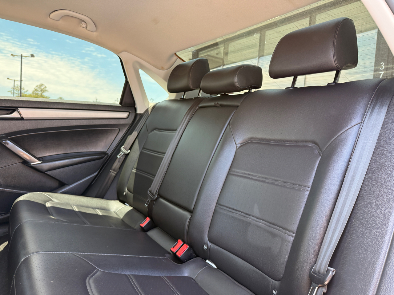 Volkswagen Passat SE 2021 Volkswagen Passat SE 2021